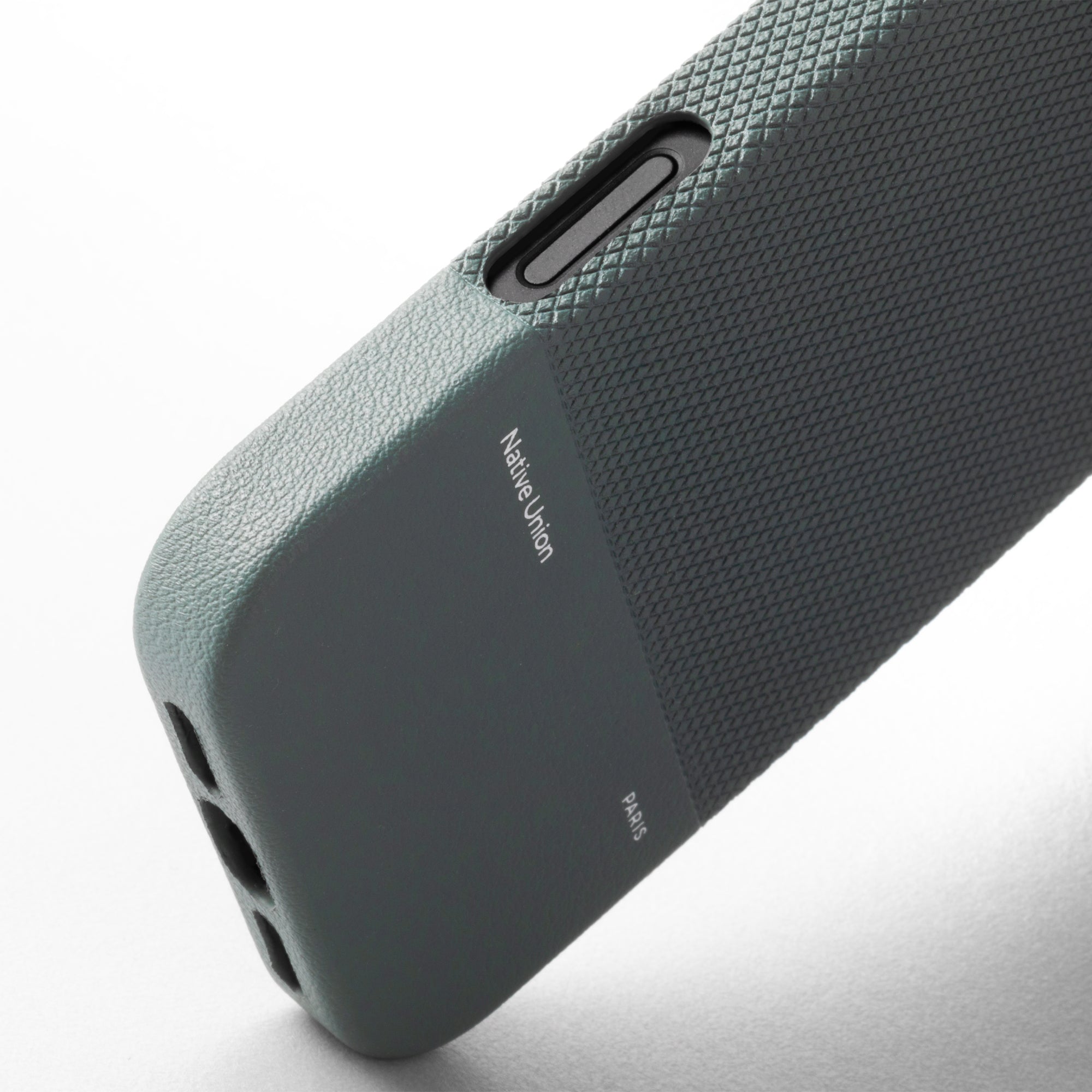 Native Union (Re)Classic Case for iPhone 17 Pro Max / 17 Pro