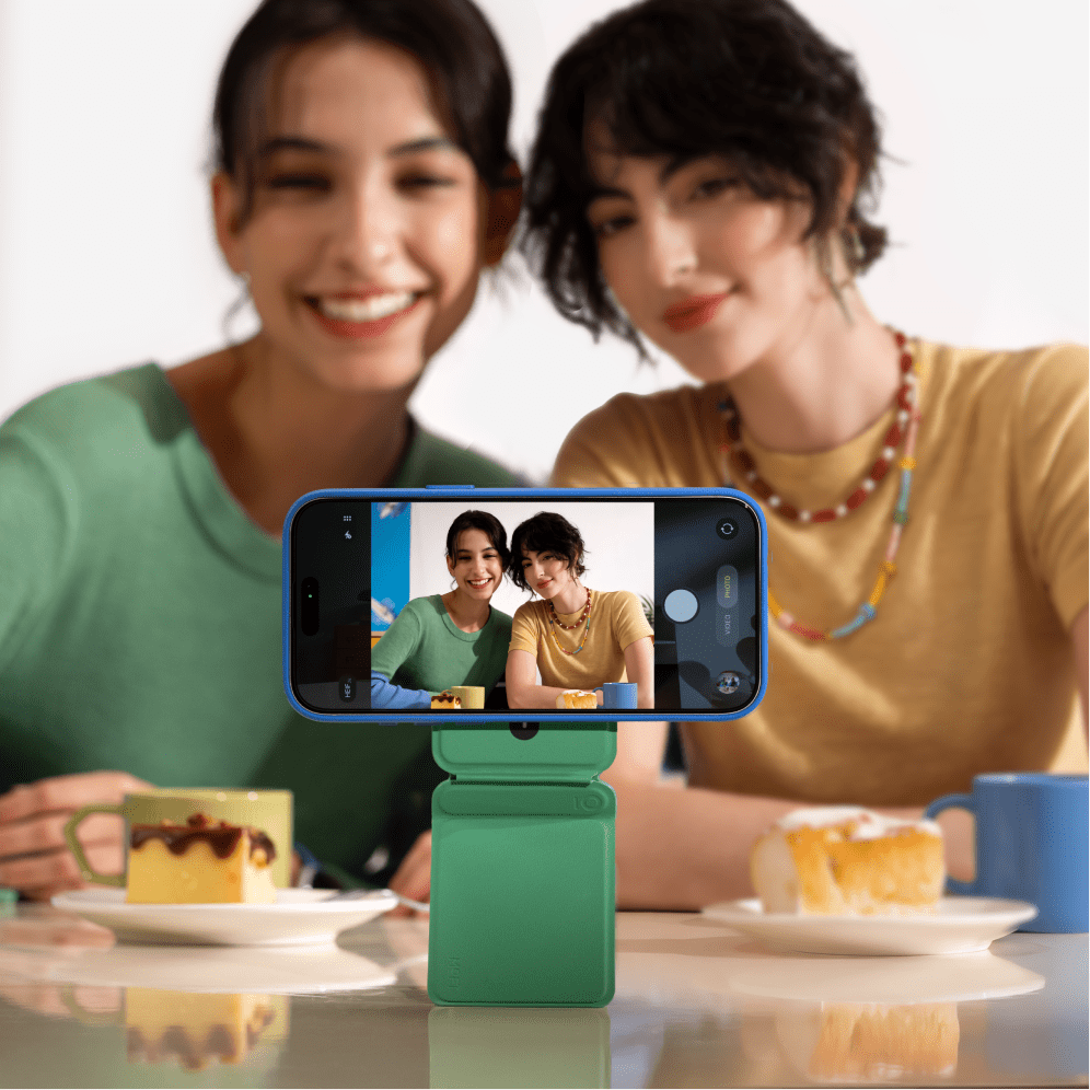 Moft Snap Phone Tripod Stand MOVAS™ - MagSafe Compatible - Oz Green