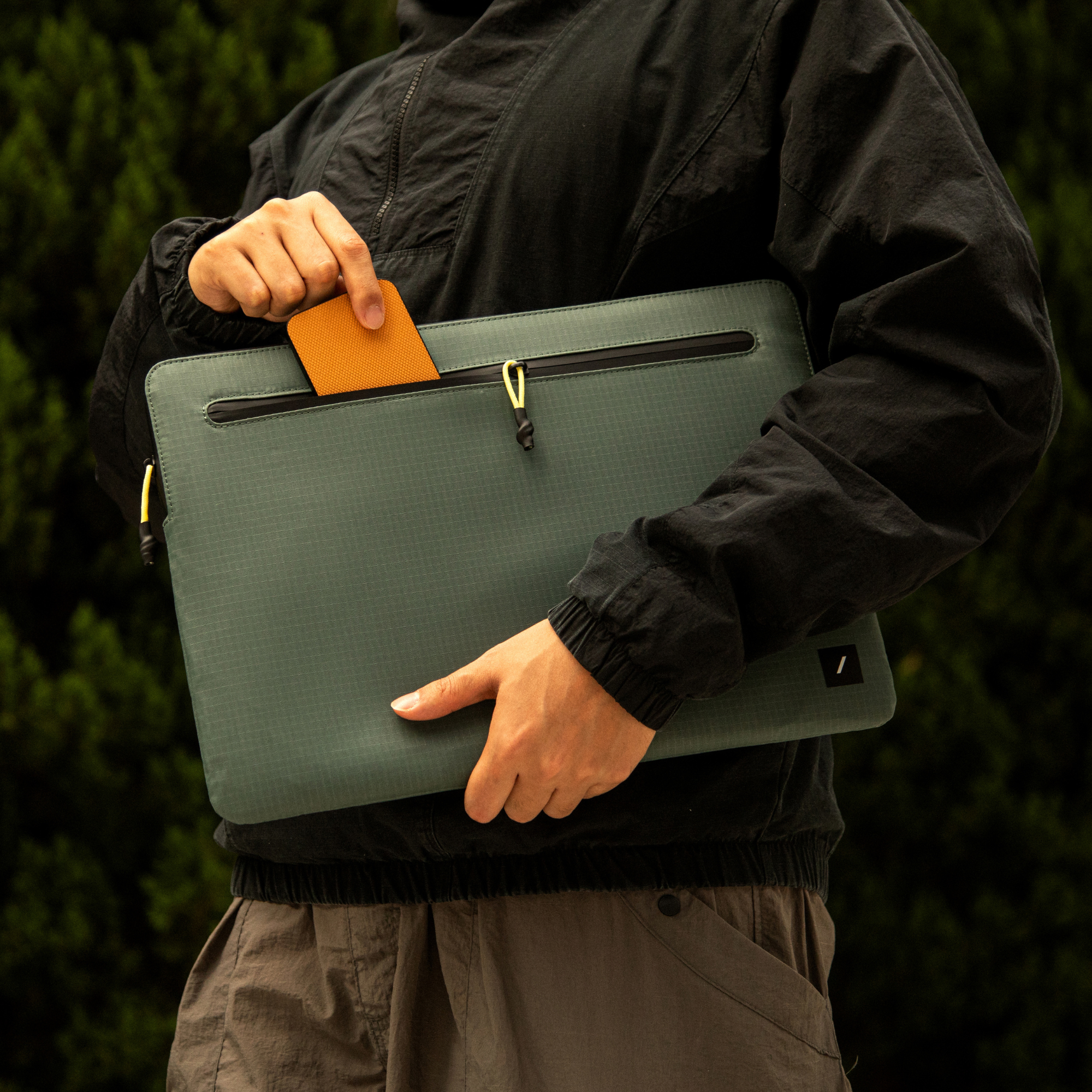 Native Union Ultralight Sleeve for MacBook Pro 14" - Slate Green