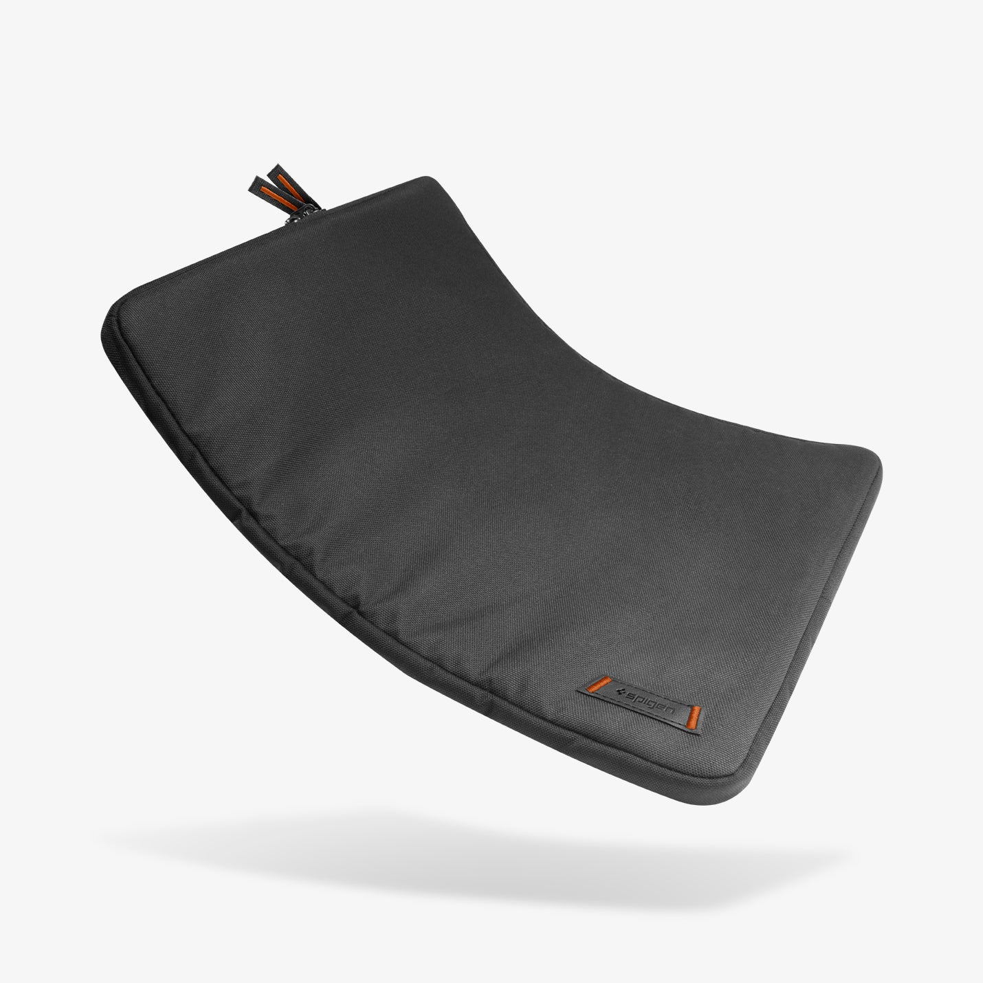 حافظة Spigen Basic Laptop Pouch بحجم 14"