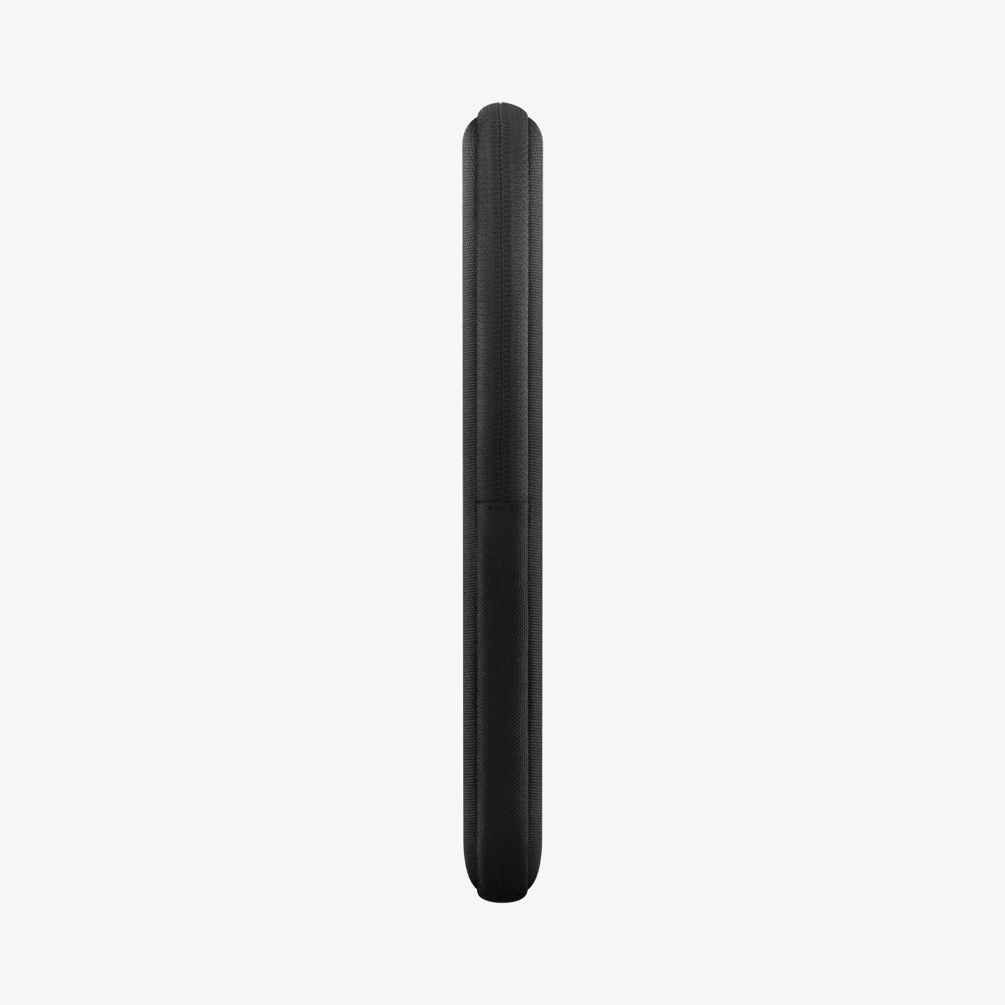 حافظة Spigen Basic Laptop Pouch بحجم 14"