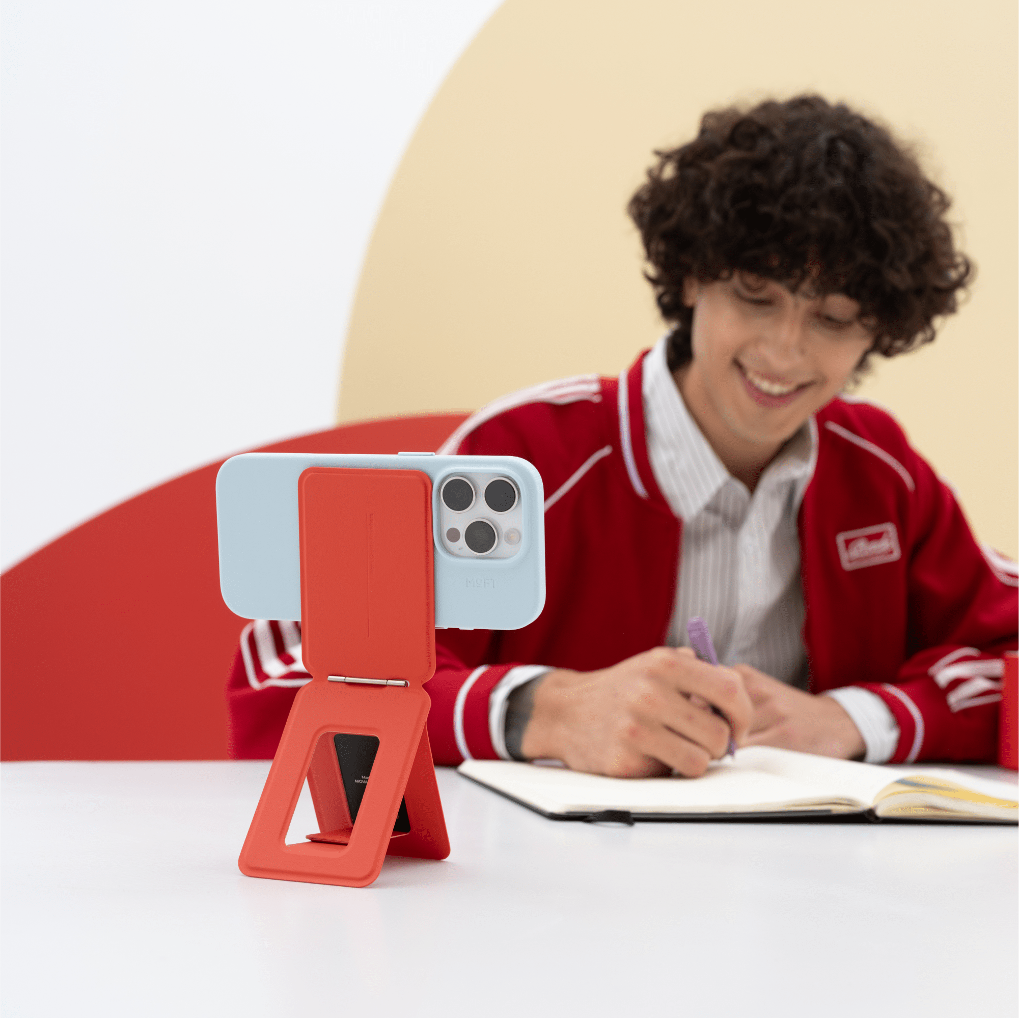 Moft Snap Phone Tripod Stand MOVAS™ - MagSafe Compatible - Clay