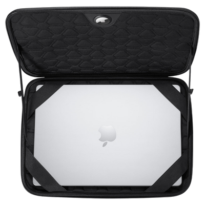 جراب Spigen Rugged Armor Pro لـ MacBook Pro 16-inch