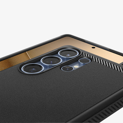 Spigen Rugged Armor (MagFit) for Samsung Galaxy S25 Ultra