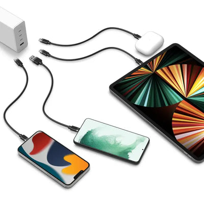 محول شحن جداري Mophie بثلاثة منافذ USB-C ومنفذ USB-A بقدرة 120 واط - أبيض